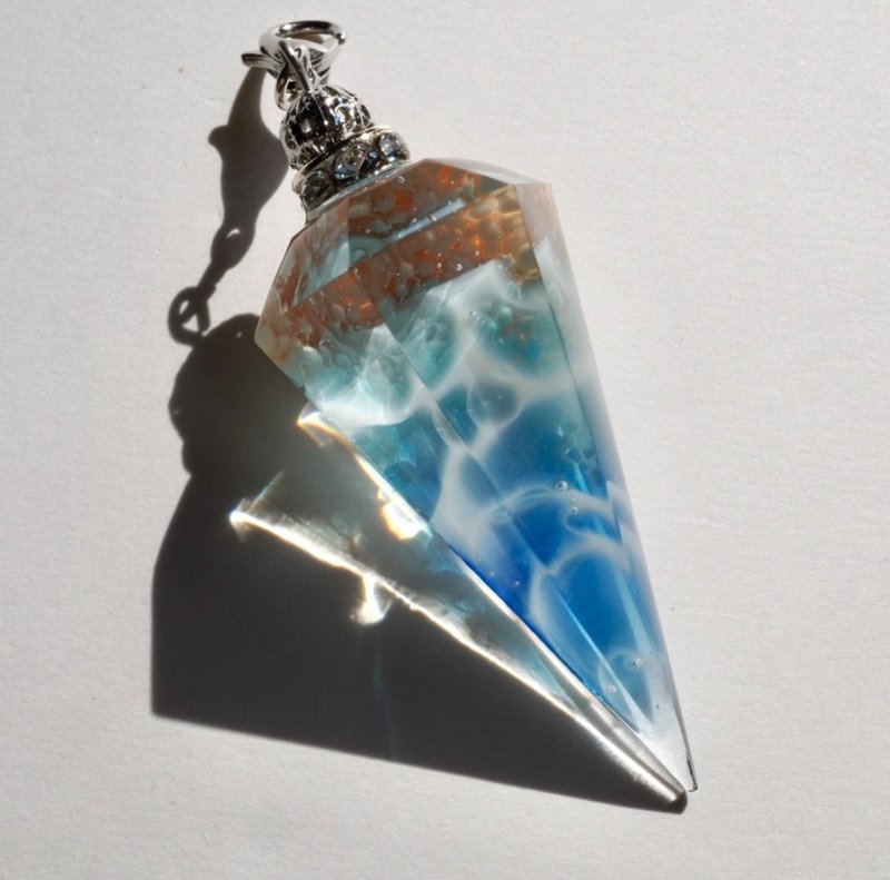 Blue Beach Pendulum L1 推荐串吊坠 - 项链 - 树脂 蓝色