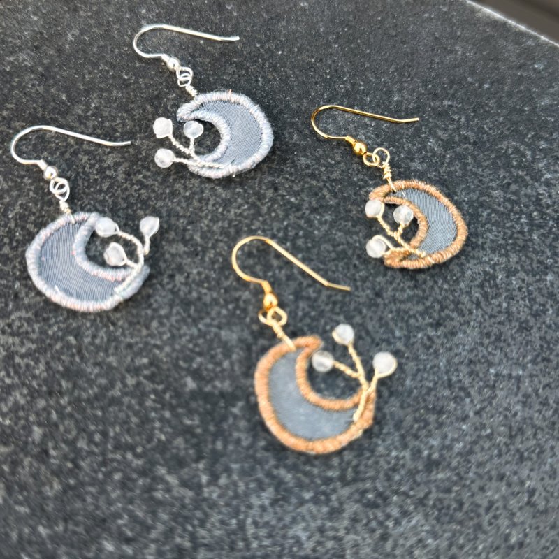 【月芽】316L医疗钢刺绣串珠耳环(两色可选) - 耳环/耳夹 - 其他人造纤维 