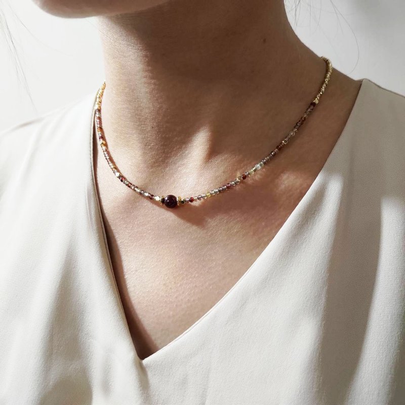 Queen彩石榴石锁骨链 - 项链 - 半宝石 