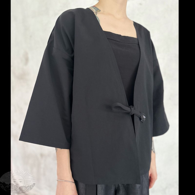 和阳短外套 - 女装休闲/机能外套 - 其他人造纤维 黑色