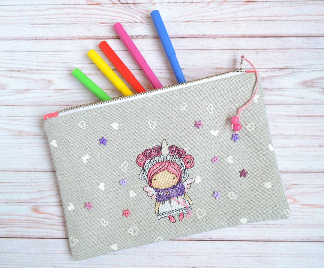 Cute cosmetic bag Hand embroidered Unicorn, zippered pencil case, makeup pouch - 化妆包/杂物包 - 棉 灰色