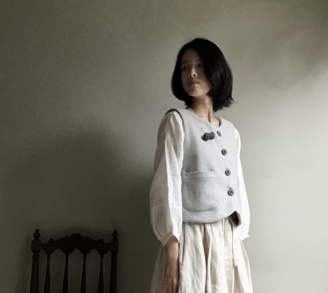 森林冬白/学院风保暖小背心/灰白斜织毛料+米色日本制毛料 - 女装背心 - 羊毛 