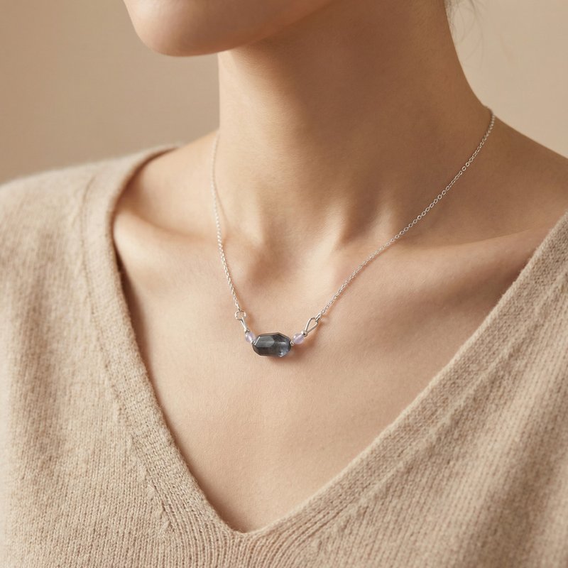 Deep Current - 蓝兔毛水晶吊坠 天然兔毛水晶手作银饰项链 - 项链 - 水晶 蓝色