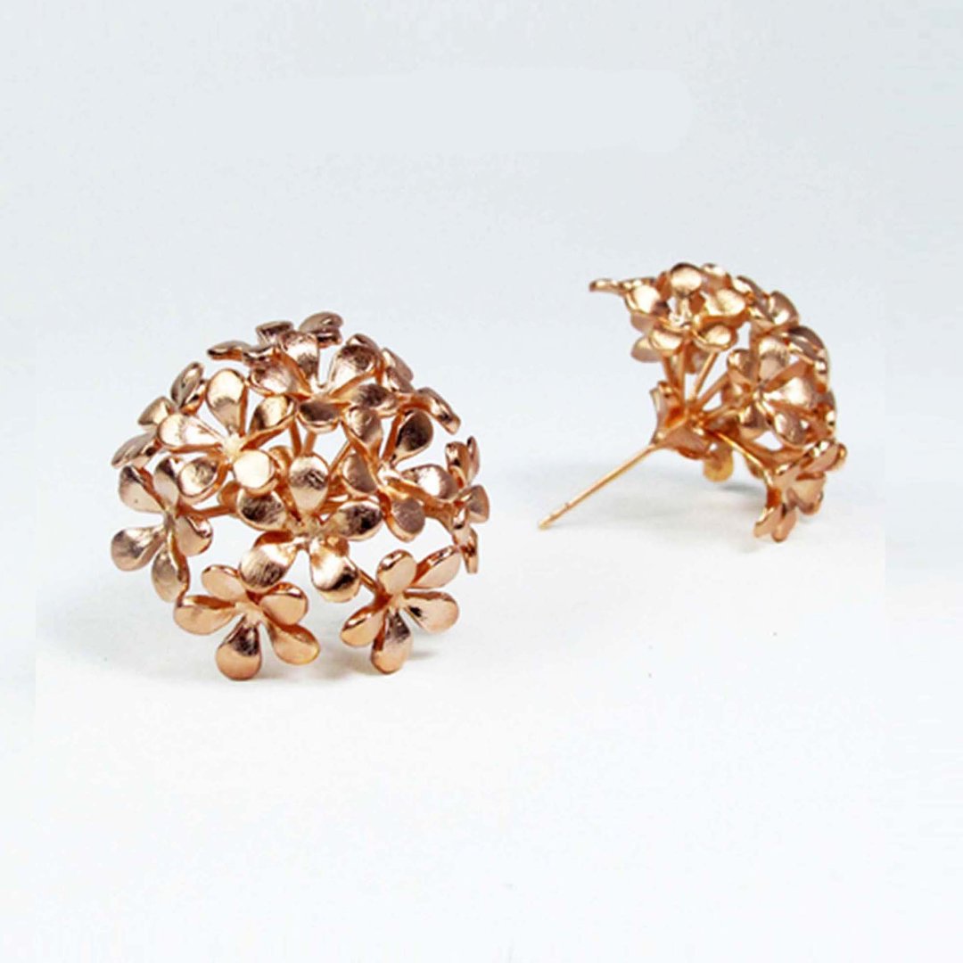 【雙11折扣】Flower earrings, stud earrings, delicate earrings - 耳环/耳夹 - 其他金属 