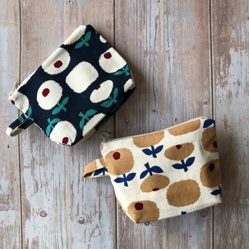 棉麻布收纳包 / 小橘花(中) - 化妆包/杂物包 - 棉．麻 