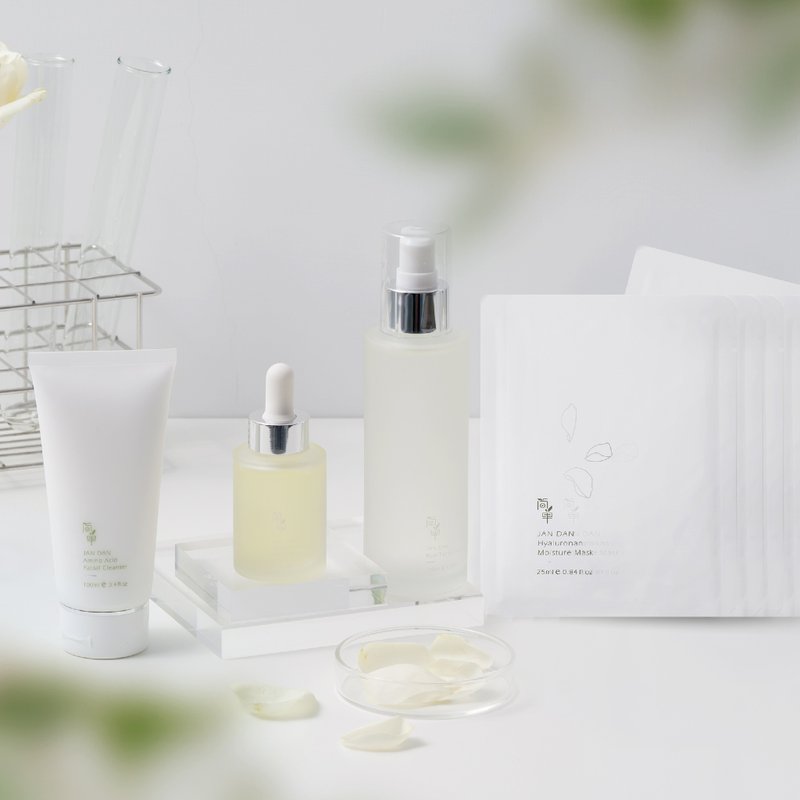 【简单JAN DAN】玫瑰青春露+胺基酸洗颜霜+赋活精萃+水润面膜5入 - 脸部清洁/卸妆用品 - 玻璃 白色