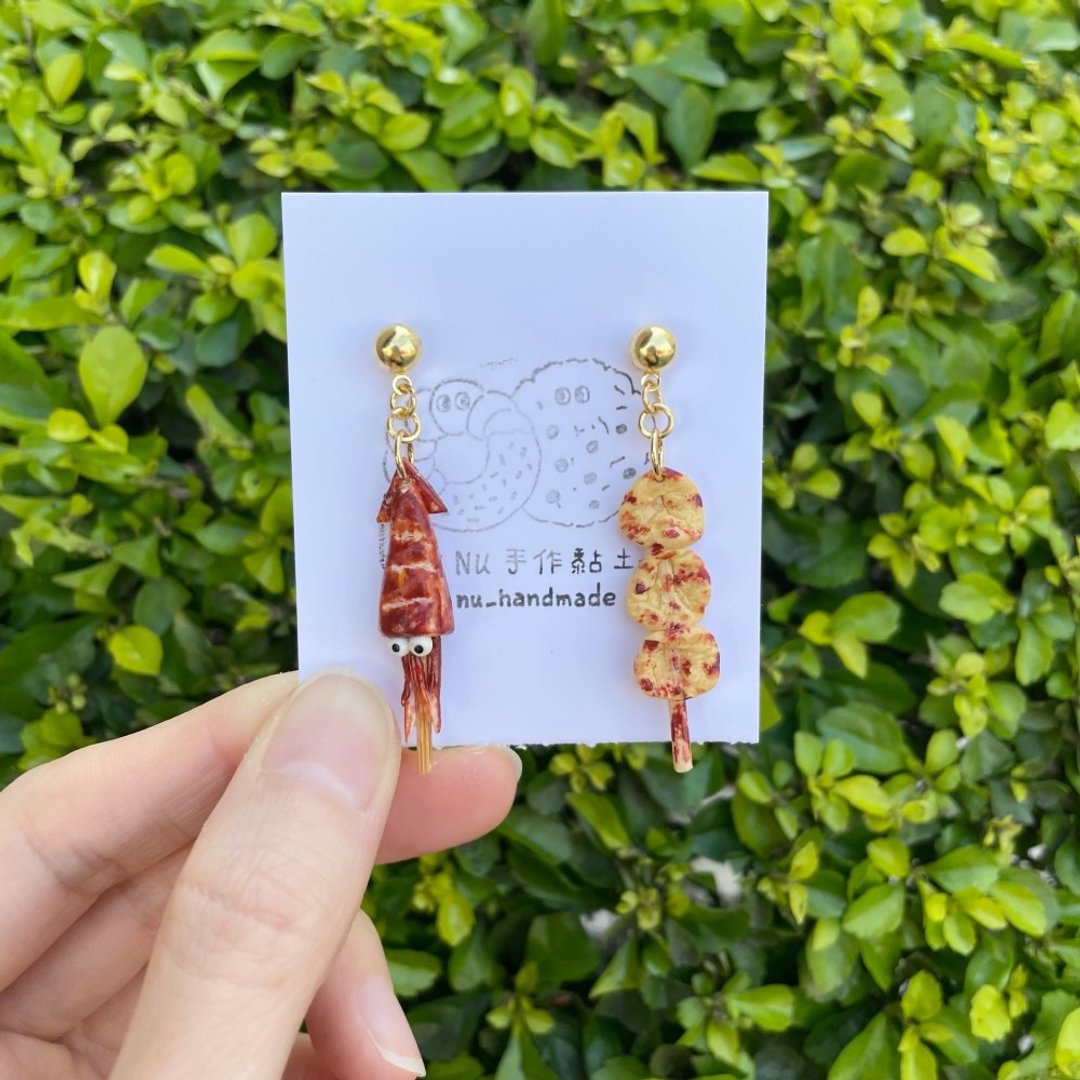 烧烤鱿鱼&甜不辣黏土耳环 - 耳环/耳夹 - 粘土 咖啡色