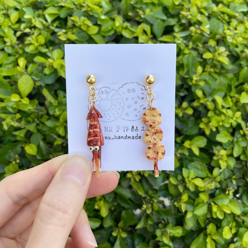 烧烤鱿鱼&甜不辣黏土耳环 - 耳环/耳夹 - 粘土 咖啡色
