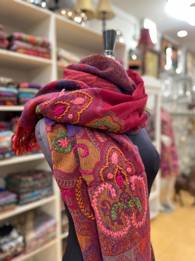 【母亲节精选】喀什米尔厚织水煮羊毛 手工刺绣围巾 - 蝴蝶兰 - 围巾/披肩 - 羊毛 红色