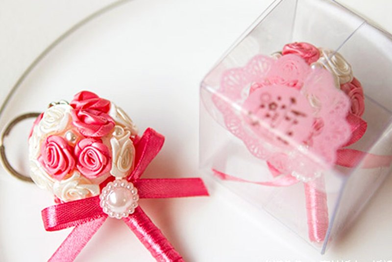 透明盒装  传递幸福(祝福快嫁)捧花钥匙圈  送姊妹 送伴娘 探房礼 - 吊饰 - 其他材质 粉红色