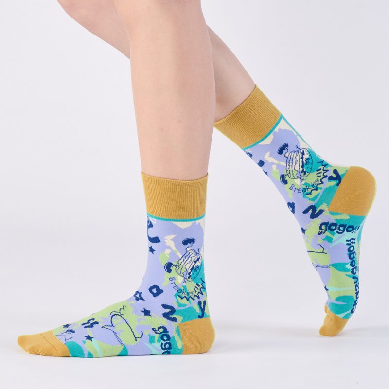 联名Crazygogo_彩虹都市 中筒袜 - 浅咖(F) - 袜子 - 棉．麻 卡其色