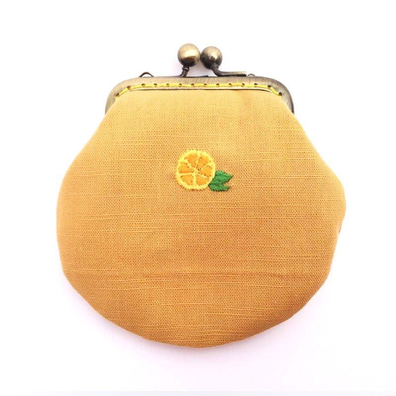 刺绣水果口金小物包 - 零钱包 - 棉．麻 橘色