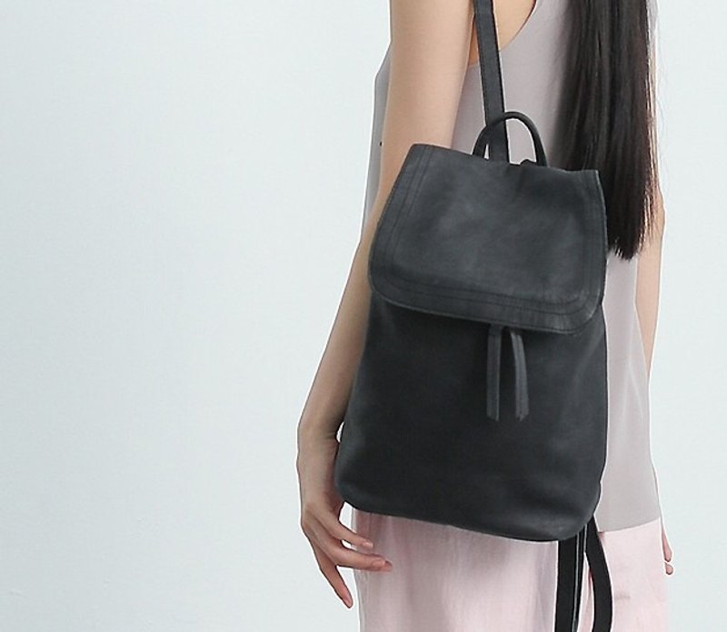 U状拉链 掀盖轻型真皮后背包 黑 - 后背包/双肩包 - 真皮 黑色