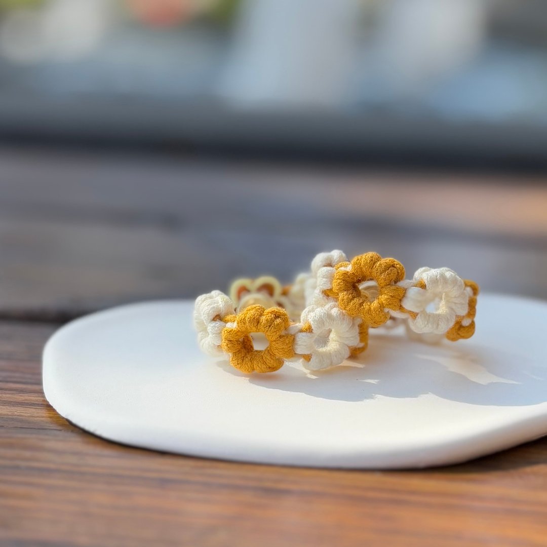 【原创－饰品】手作编织 雏菊花圈 耳环 耳针 耳夹 - 耳环/耳夹 - 棉 橘色