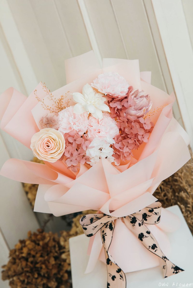 康乃馨花束/生日花束/生日礼物/毕业花束/永生花花束/母亲节花束 - 干燥花/捧花 - 植物．花 粉红色