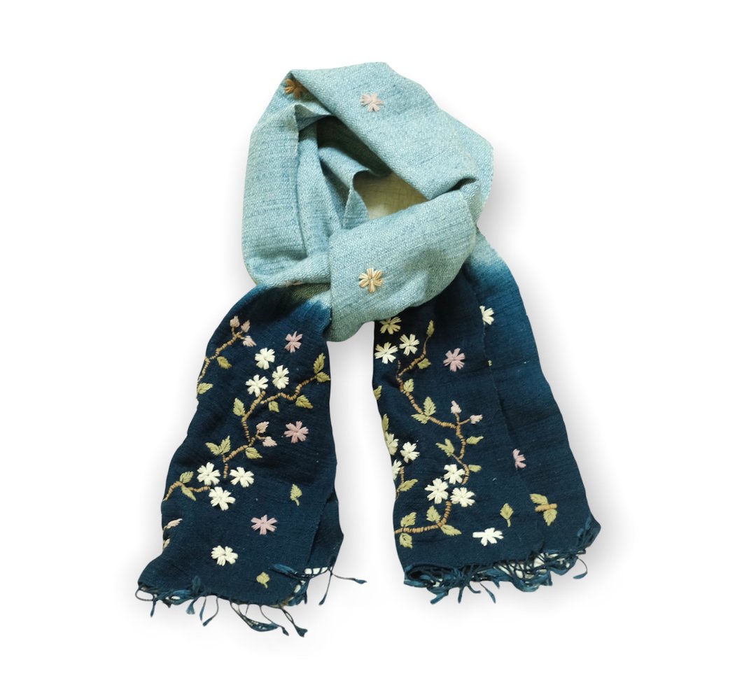 Handwoven scarf with natural cotton Dyed - 其他 - 棉．麻 蓝色