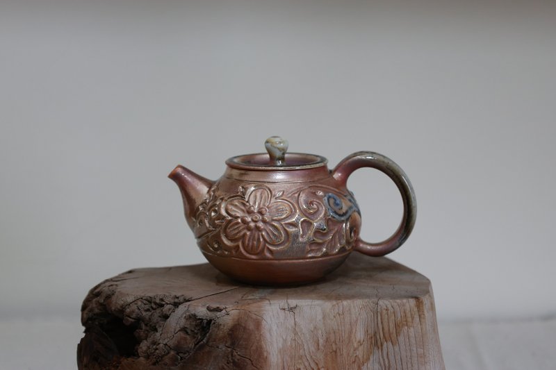 柴烧茶壶/唐文牡丹雕纹/180ml/泷间拾光 - 茶具/茶杯 - 陶 