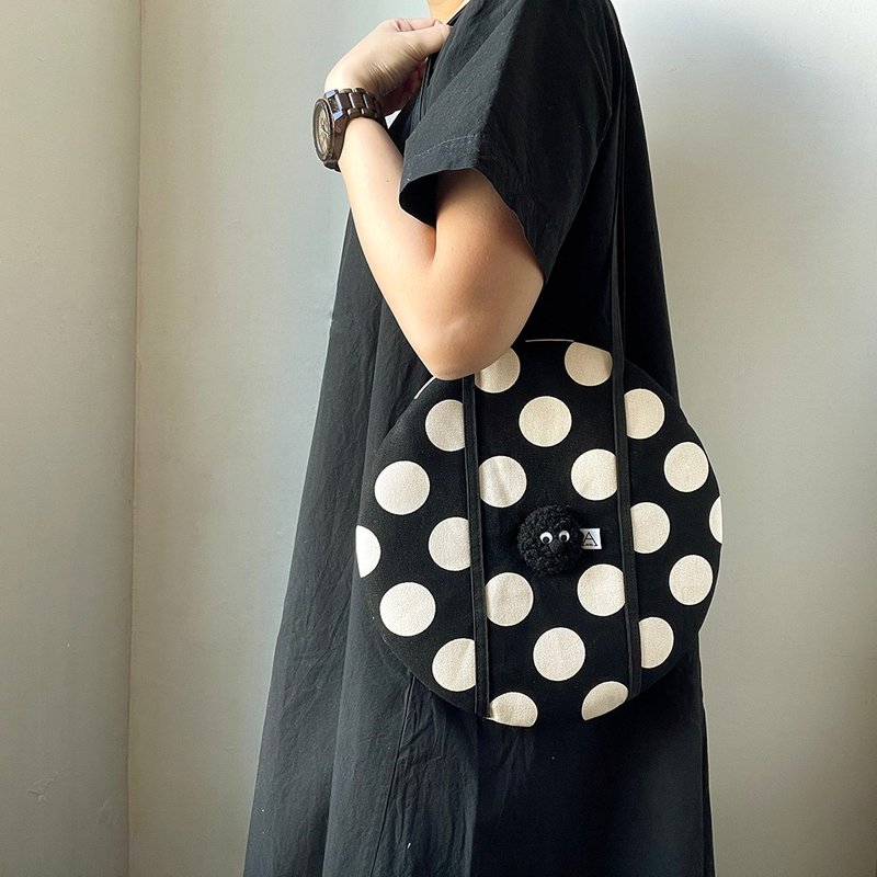 圆圆点点毛毛小精灵肩背包/手提袋 - 侧背包/斜挎包 - 棉．麻 黑色