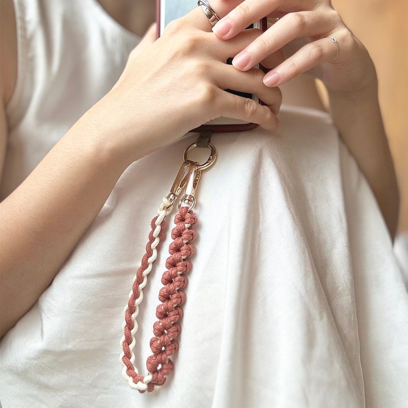 火系 ⋯ 编织空心花 调节式 手机挂绳 手机背带 - 挂绳/吊绳 - 植物．花 红色