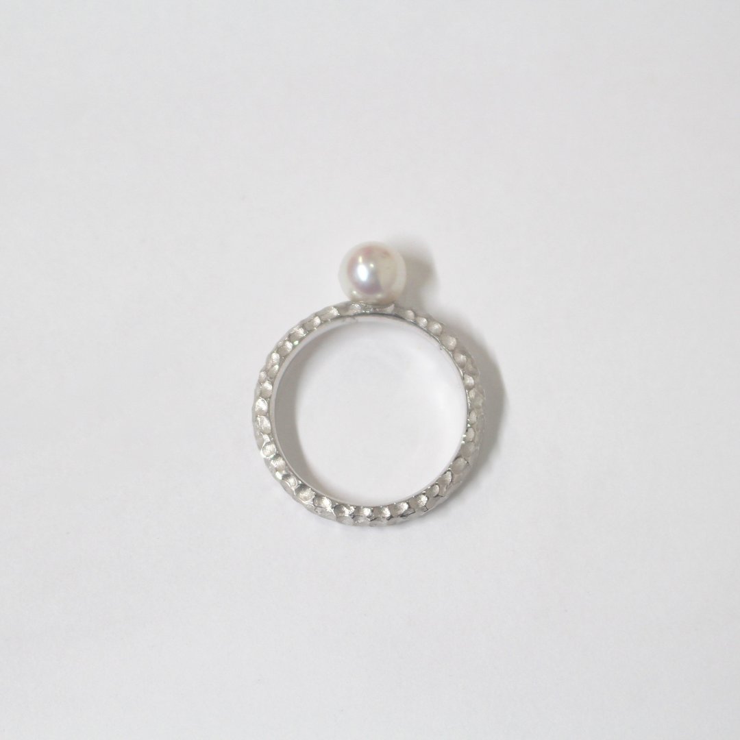 Akoya pearl soil ring Silver color - 戒指 - 宝石 灰色