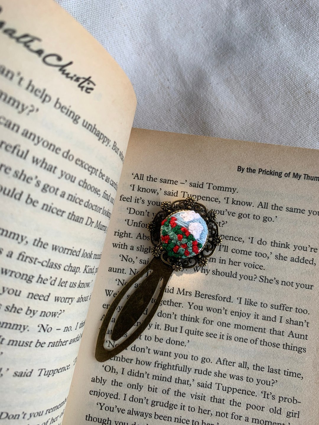 Bookmark embroidery - 书签 - 绣线 红色