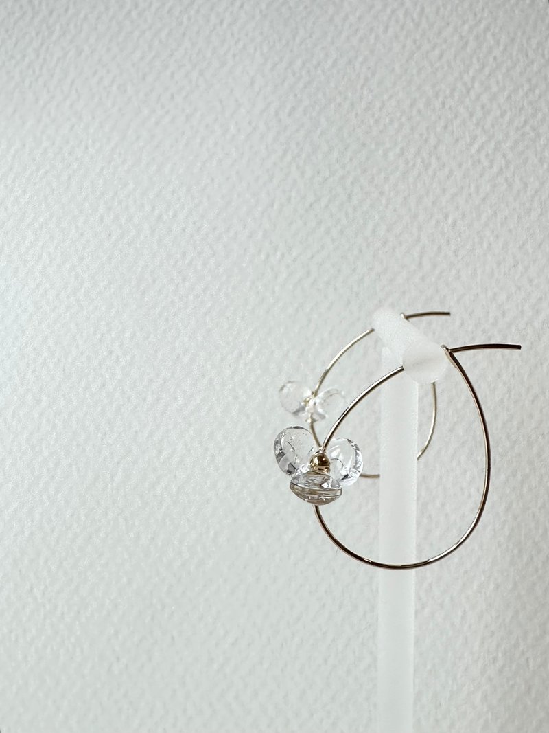 花瓣玻璃吊耳环 耳勾 耳夹 - 耳环/耳夹 - 玻璃 金色