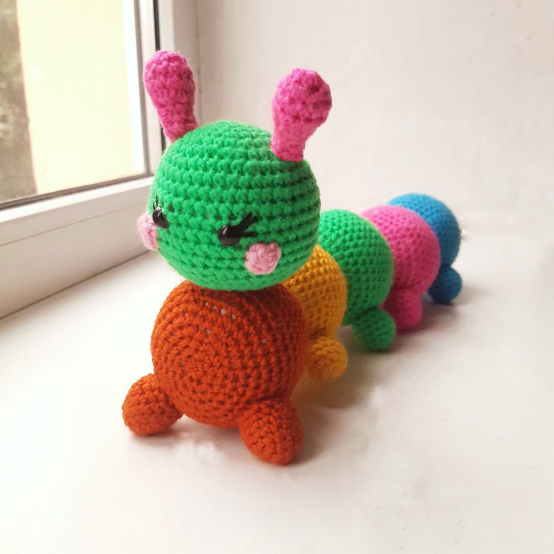 Hand Crochet Caterpillar Stuffed Toys Animals Knit Amigurumi Gift Handmade - 玩具/玩偶 - 压克力 多色