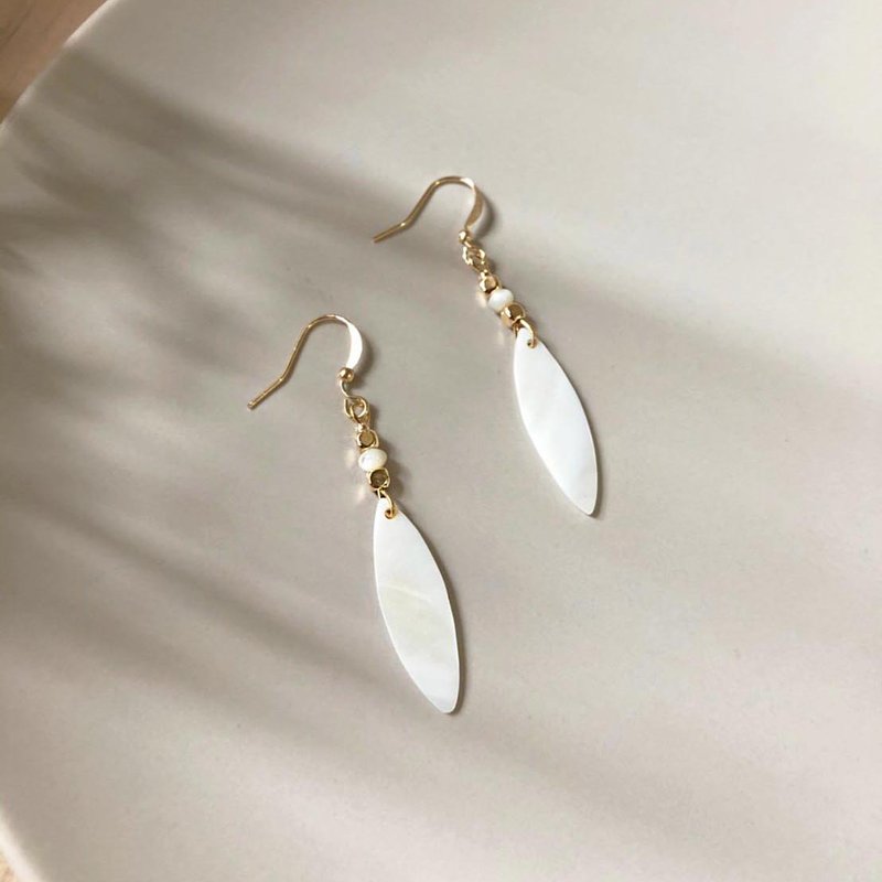 旅人 厚镀14K金 贝壳耳环 - 耳环/耳夹 - 贝壳 金色