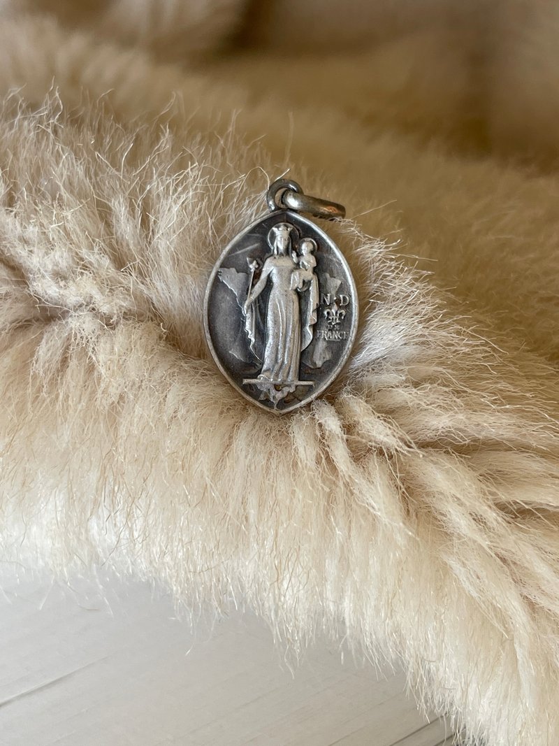 老又好古董珠宝圣母耶稣浮雕宗教信仰天主耶稣坠子FRANCE CH40 - 项链 - 其他金属 银色