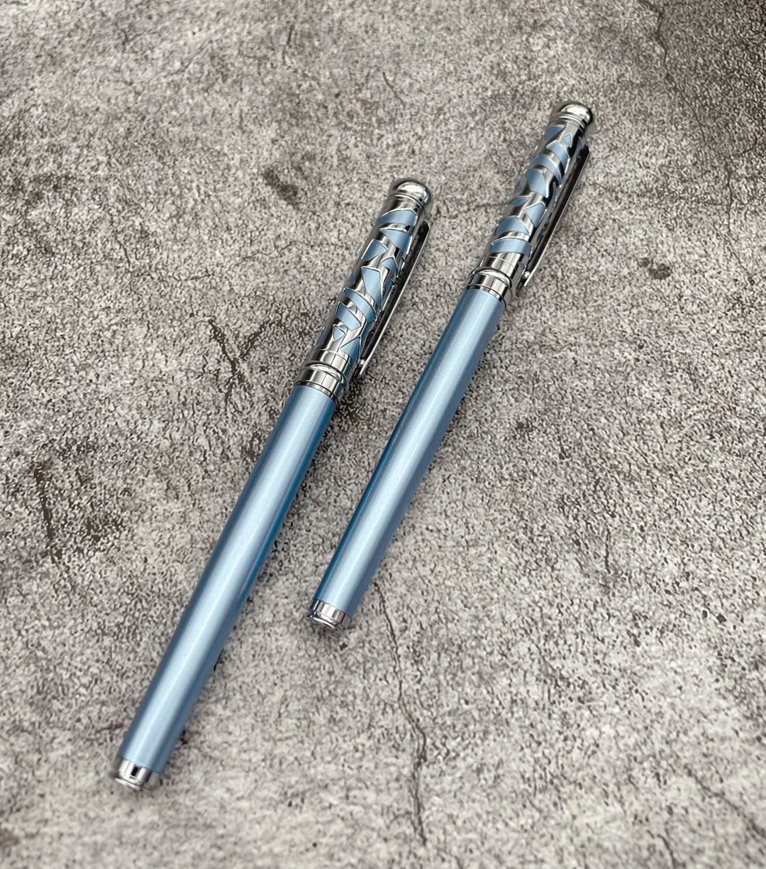 【免费定制_毕业礼物】赠刻字_品初_冰河灰蓝钢珠笔 + 送皮质笔套 - 钢珠笔 - 铜/黄铜 蓝色