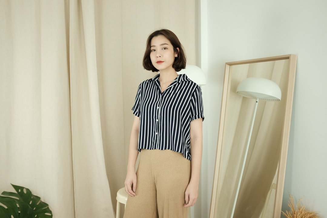 WHITEOAKFACTORY Amily crop top - Stripes rayon shirt - 女装衬衫 - 棉 黑色