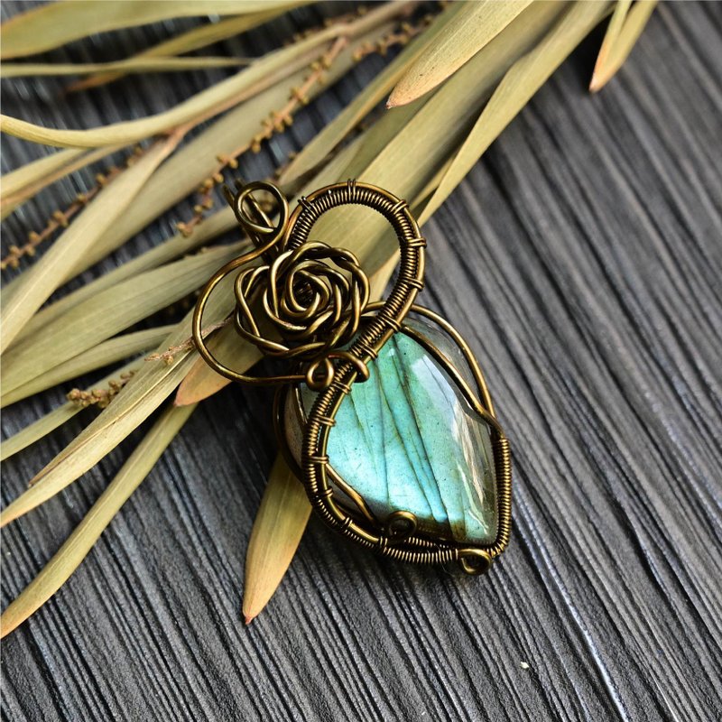 玫瑰之心 拉长石艺术铜线编织项链 - 项链 - 宝石 蓝色