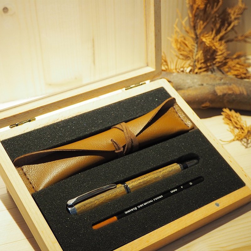 【定制化礼物】【尊荣极致】钢珠笔+手工皮套手工笔 –精品礼盒组 - 钢珠笔 - 木头 