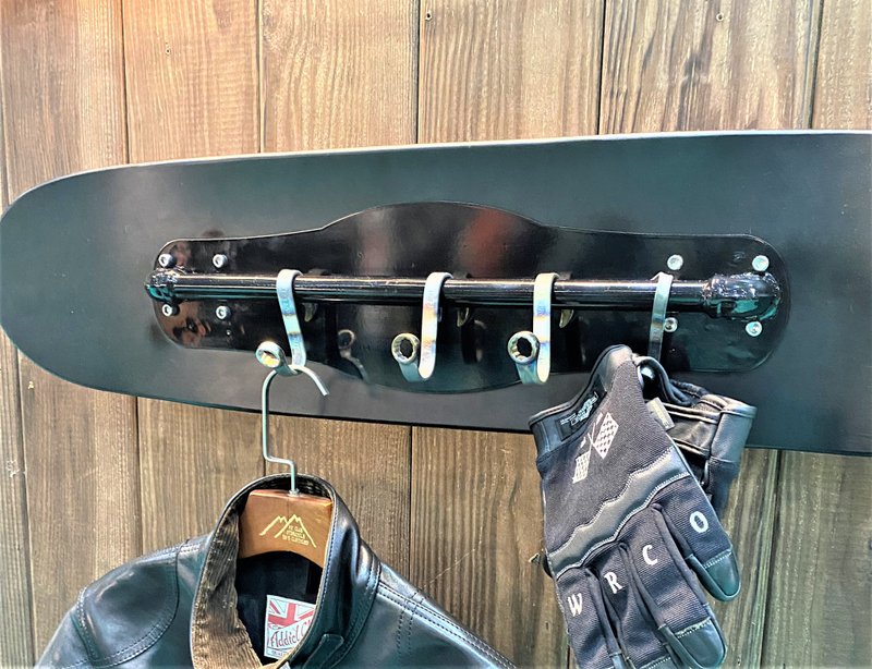 SLOW & LOW 纯手工滑板挂衣架 (可定制化及绘制Pinstripes) - 摆饰 - 其他材质 黑色