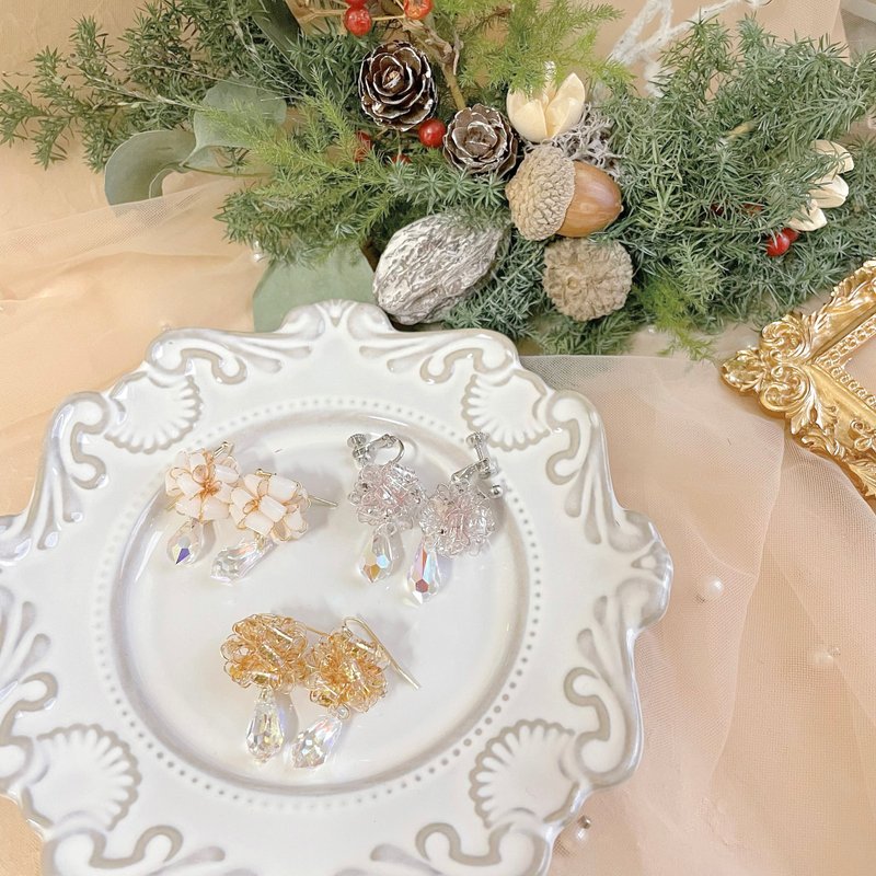 【水晶灯】树脂水晶花耳环 - 耳环/耳夹 - 树脂 