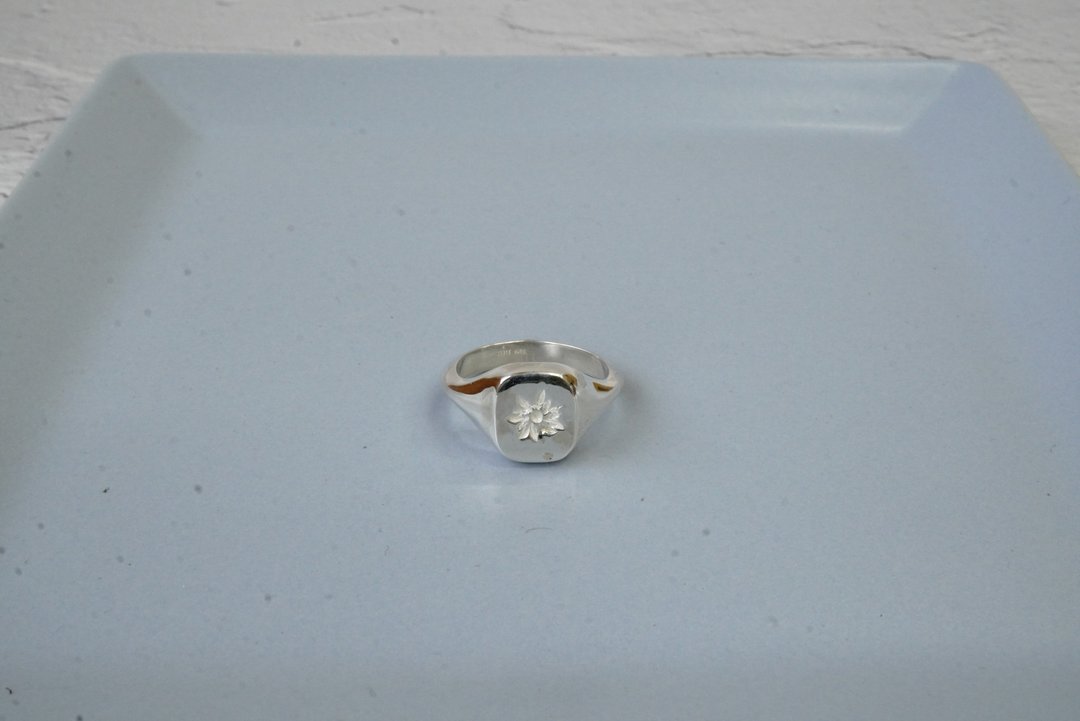 flower lover signet ring 149 - 戒指 - 其他金属 银色
