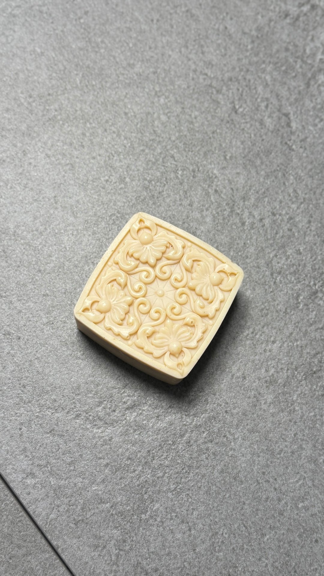 矿乳粉红牛奶皂 - 肥皂/手工皂 - 浓缩/萃取物 白色
