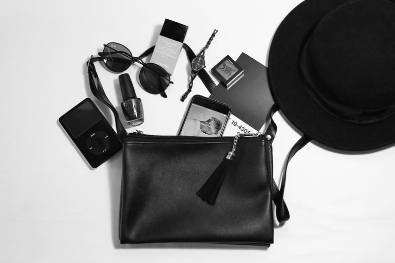 IINKLE TRIPLE lll (at Michael Waltrip apple tree). - 侧背包/斜挎包 - 真皮 黑色