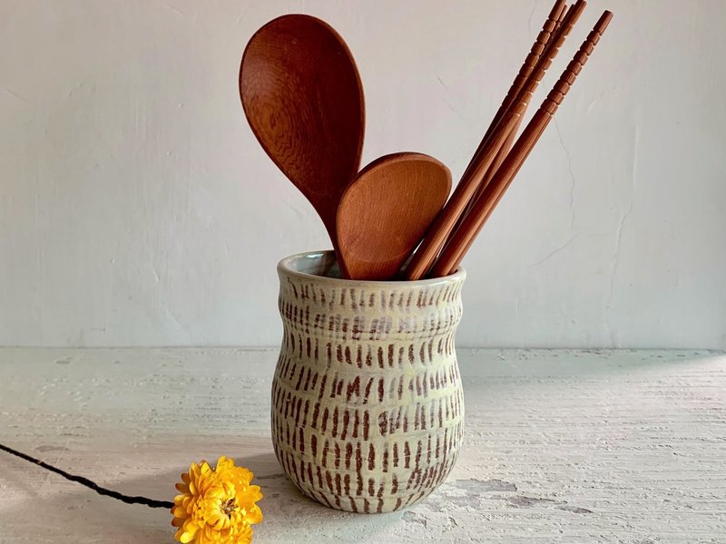 素雅刻纹手握杯/筷筒_陶器茶杯 - 咖啡杯/马克杯 - 陶 白色