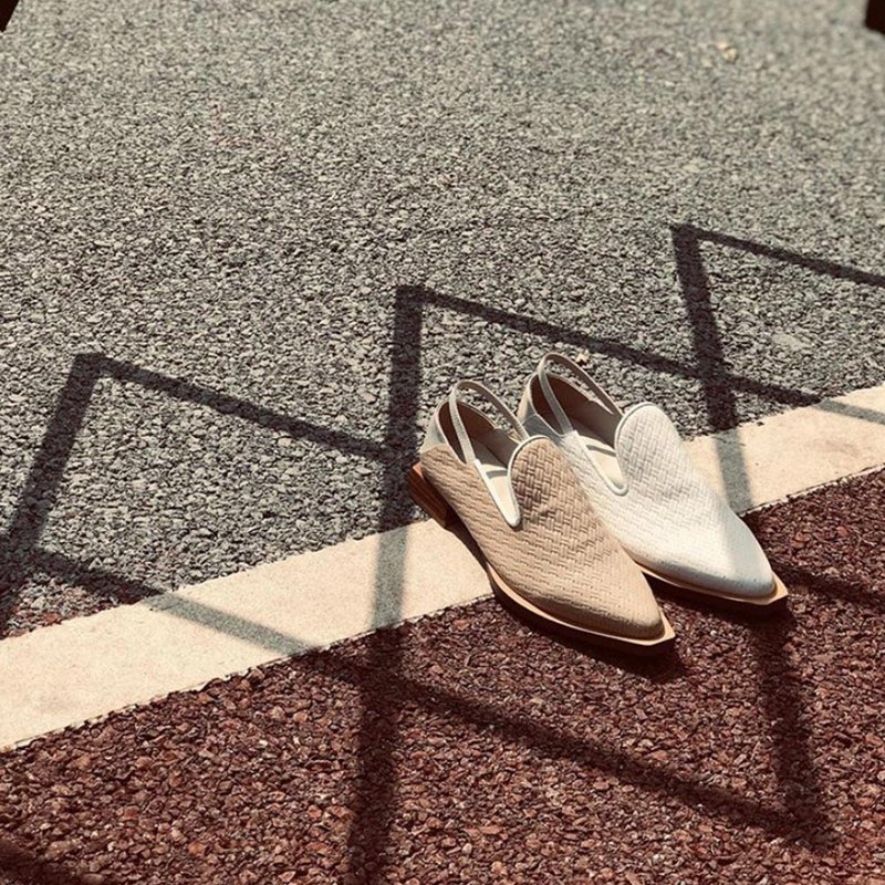 LeatherLab 尖头几何底后带乐福鞋 - 女款牛津鞋/乐福鞋 - 真皮 卡其色