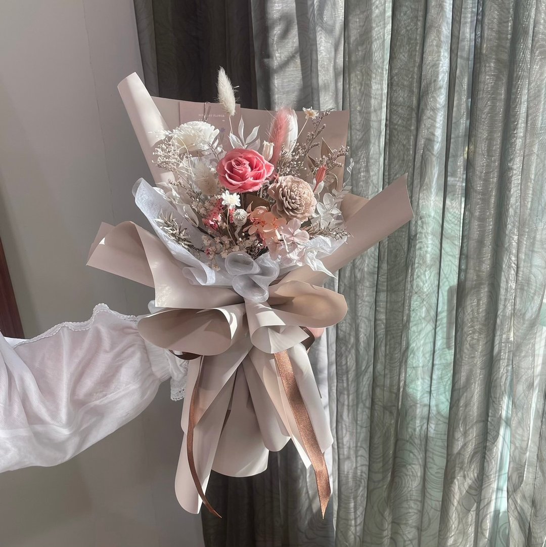 【情人节花束】奶茶色 莫兰迪色 永生花束 情人节礼物 韩系花束 - 干燥花/捧花 - 植物．花 