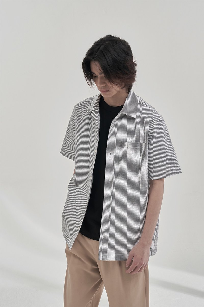 2022春夏简约两用领条纹泡泡纱短袖衬衫男宽松半袖上衣 - 男装衬衫 - 棉．麻 多色