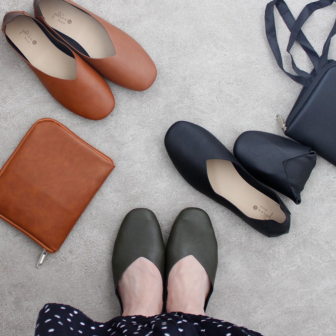 折叠鞋 Les Plier Classic Folding Shoes Ribbon Black with Pou - 室内拖鞋 - 人造皮革 黑色