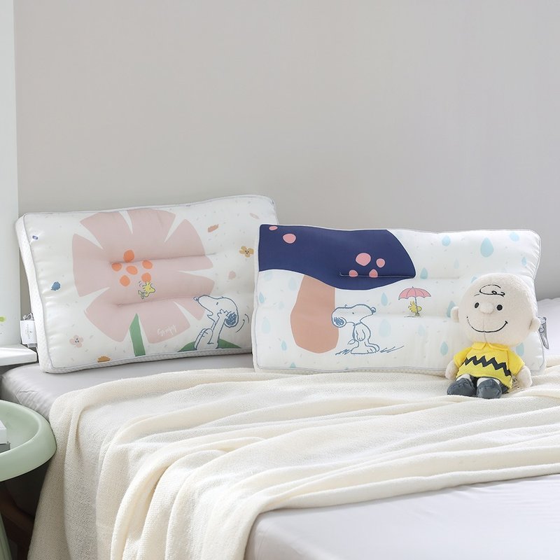 【HOYACASA x 史努比联名】花漫梦境60支天丝舒眠儿童枕 - 枕头/抱枕 - 环保材料 多色