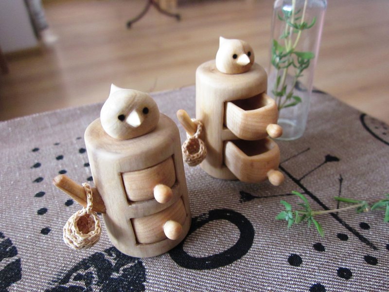 带抽屉和鸟的林地小家具。 森林树桩框。 微型盒子 - 其他家具 - 木头 咖啡色