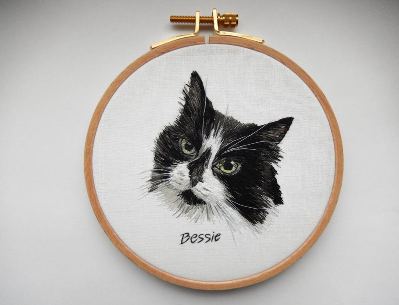 Cat Portrait, Custom pet embroidery, Pet Memorial portrait, Hand-embroidered - 订制画像 - 绣线 