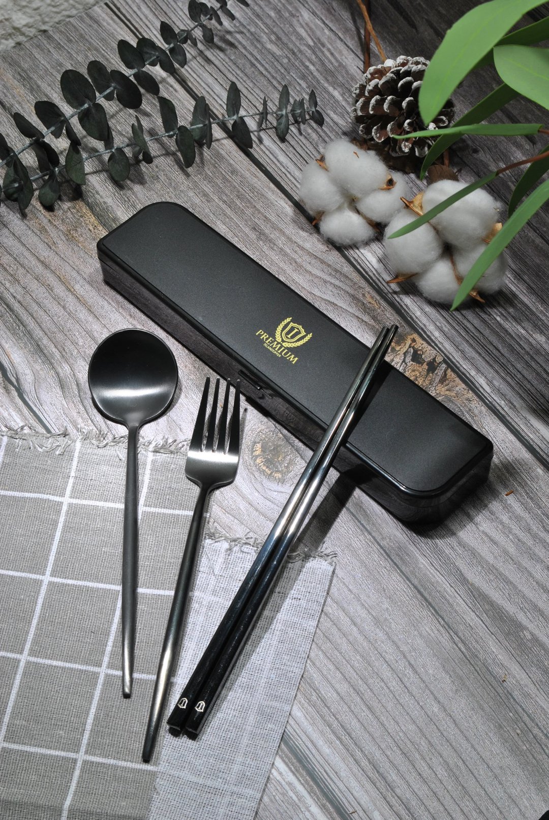 Islandoffer 岛屿制作 高贵黑色304不锈钢餐具3件便携套装连盒 - 餐刀/叉/匙组合 - 不锈钢 金色