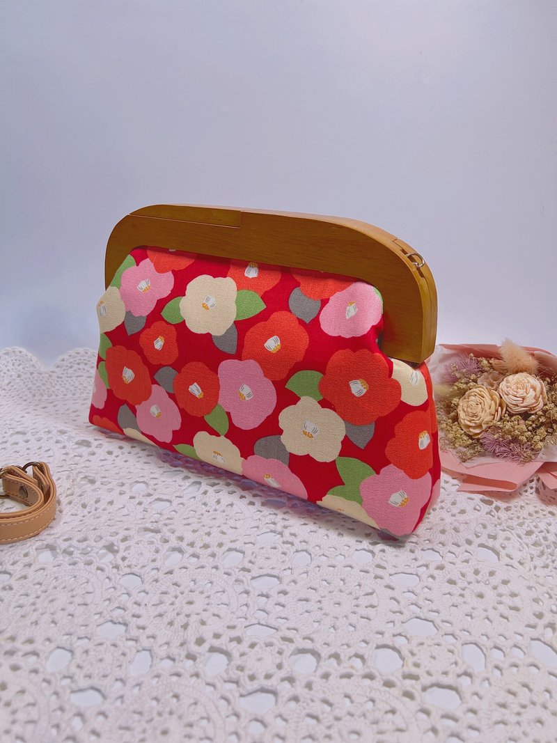 【优雅贵气椿花】复古木质磁铁式口金背包 - 侧背包/斜挎包 - 棉．麻 