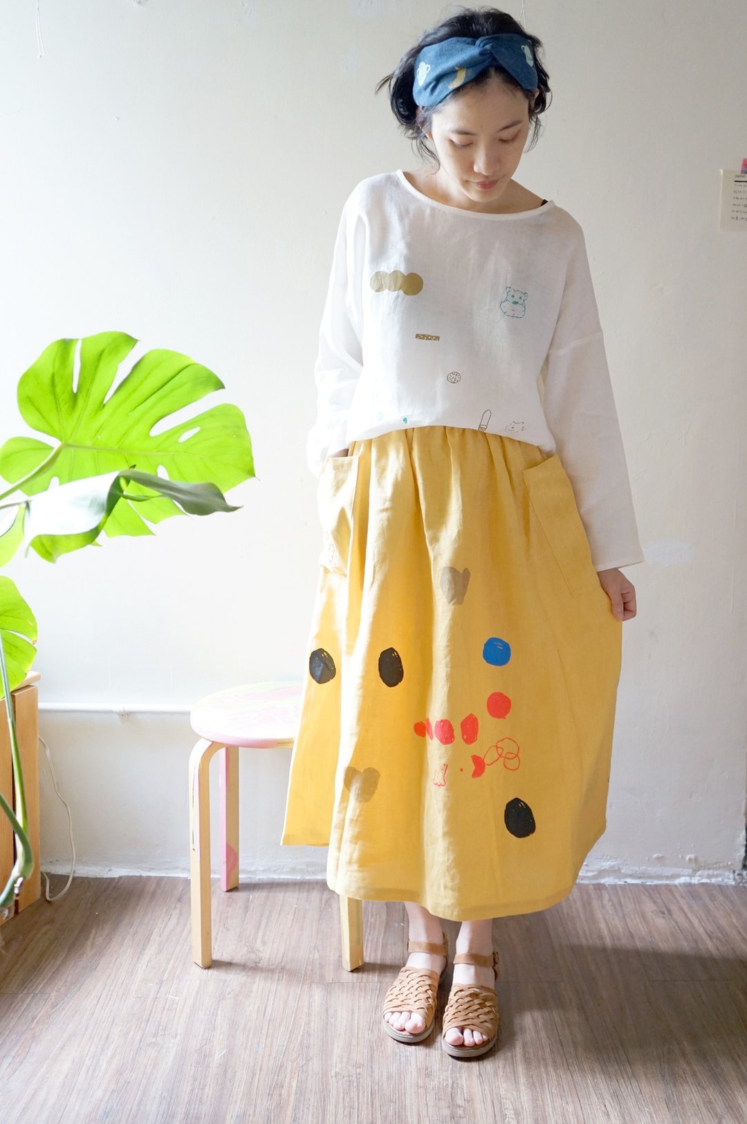 手作印花舒服黄色亚麻手工绢印星球、小猫、小狗、月亮口袋裙 - 裙子 - 棉 黄色