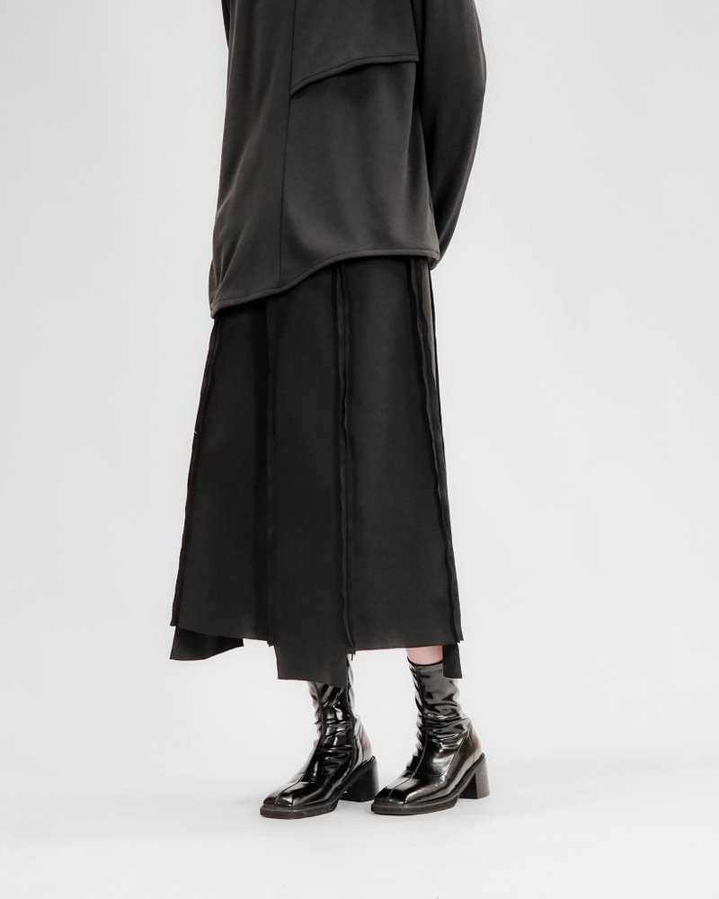 MUKK DESIGN 不规则剪接八片裙 - 裙子 - 聚酯纤维 黑色